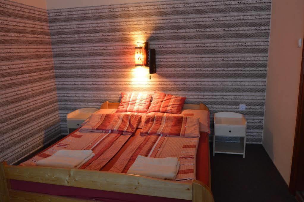 Flamingo Vendeghaz Bed and Breakfast Έγκερ Εξωτερικό φωτογραφία